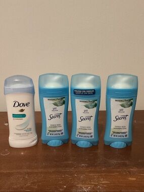 Dove & Secret Shower Fresh Antiperspirant Deodorant Pack - White & Blue